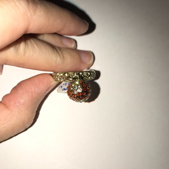 Gold Tone Ring with Rhinestones, size 7 1/2 - Picture 8 of 8